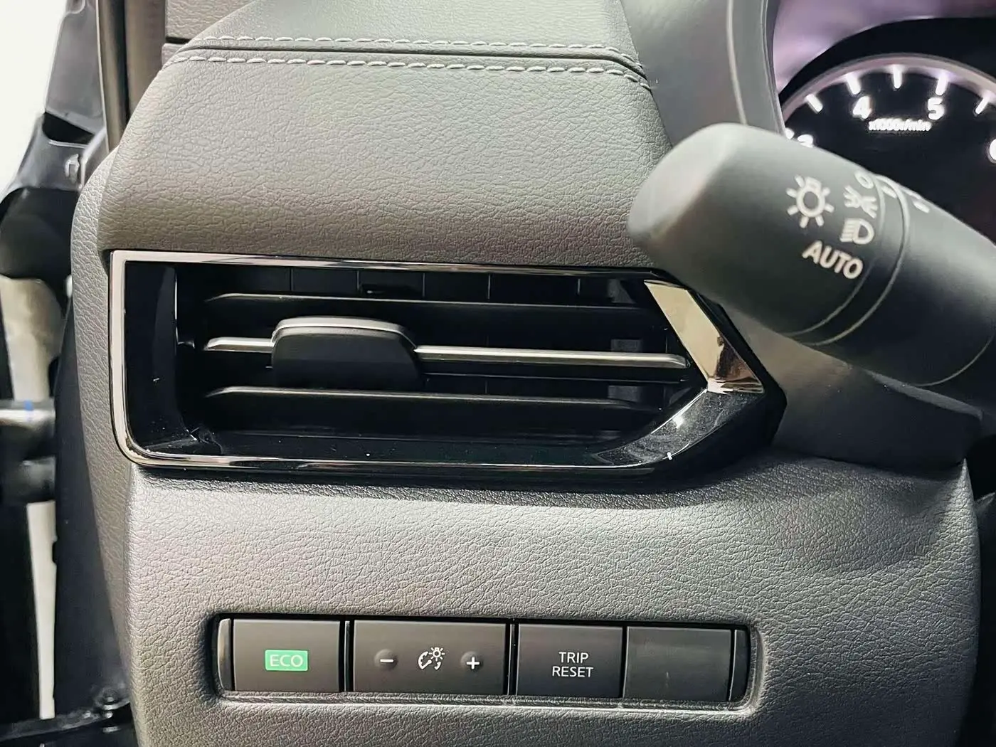 Nissan Sylphy 2025 — Photo 16/17