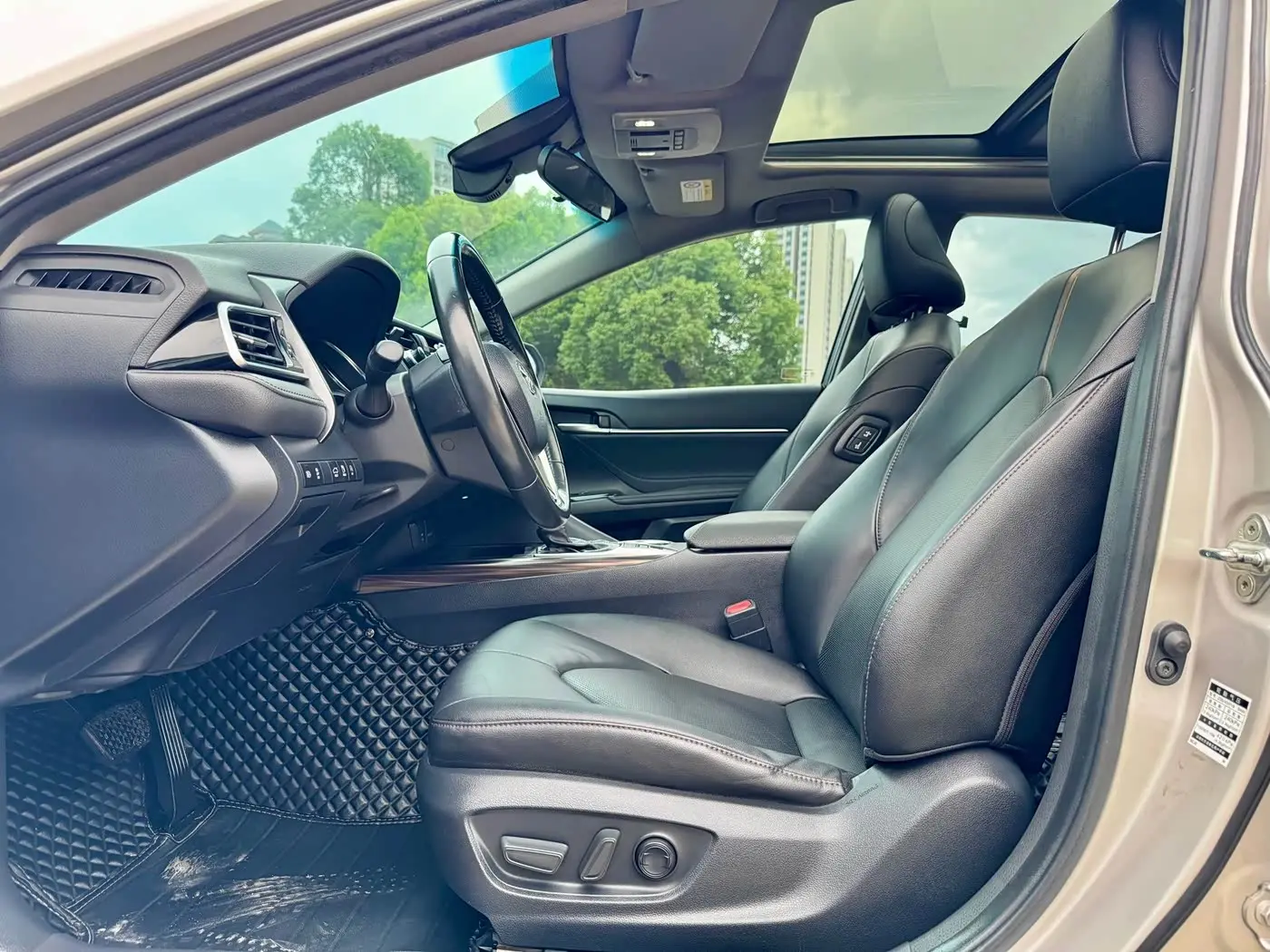 Toyota Camry 2019 — Photo 4/14