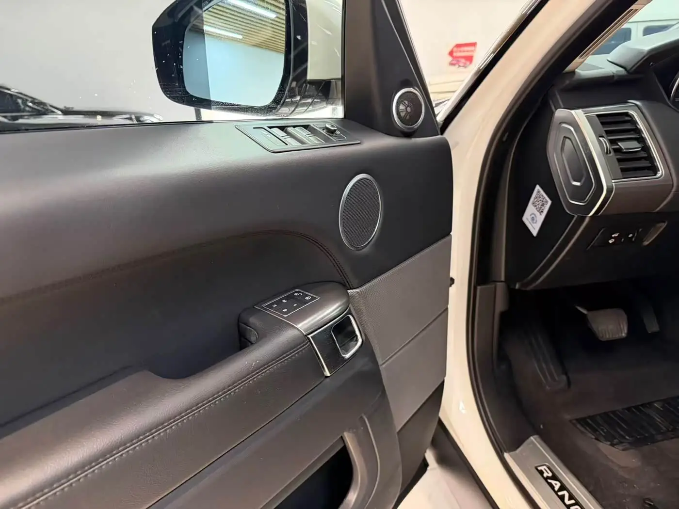 Land Rover Range Rover Sport 2016 — Фото 12/16