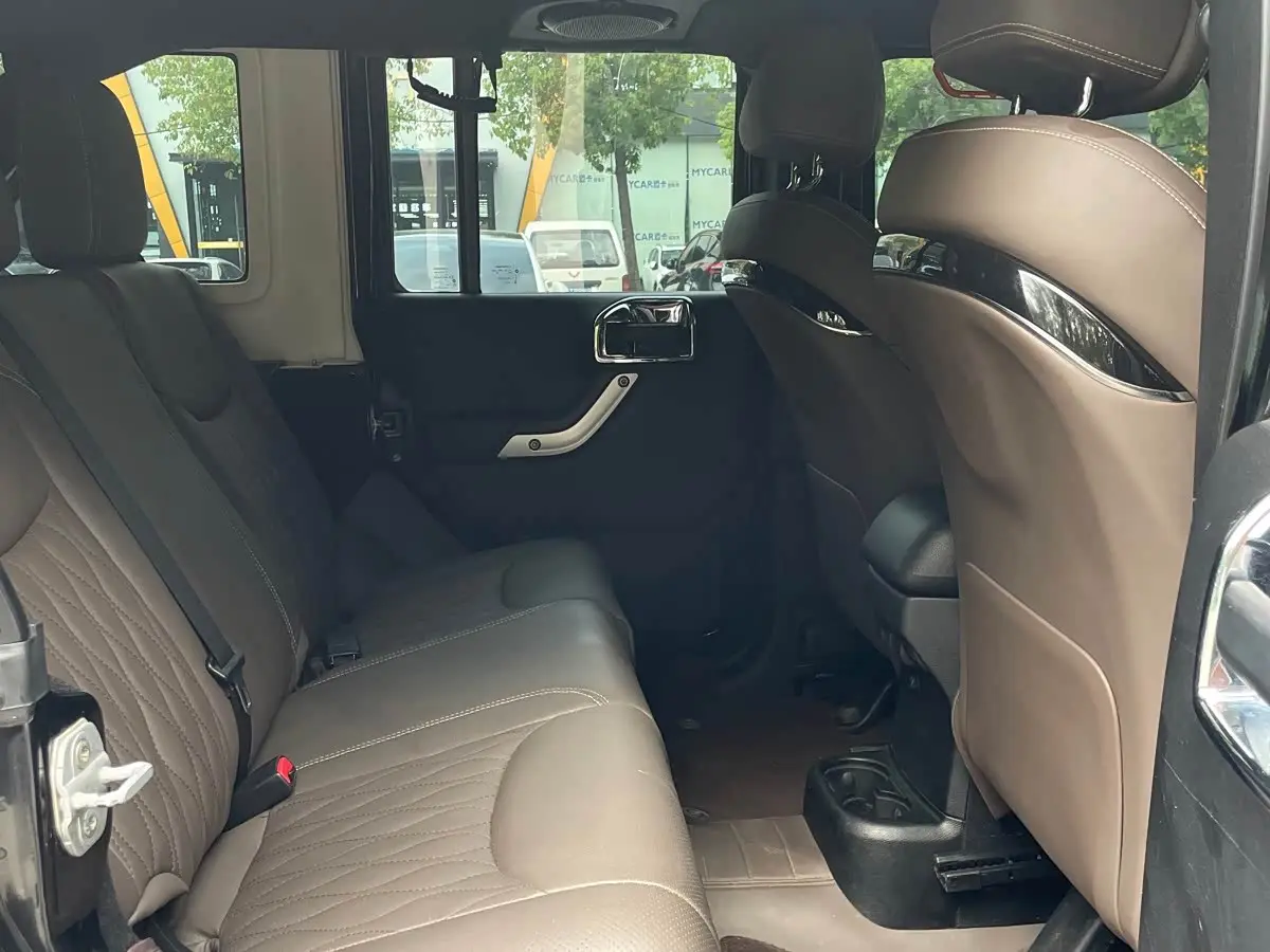 Jeep Wrangler 2015 — Photo 4/11