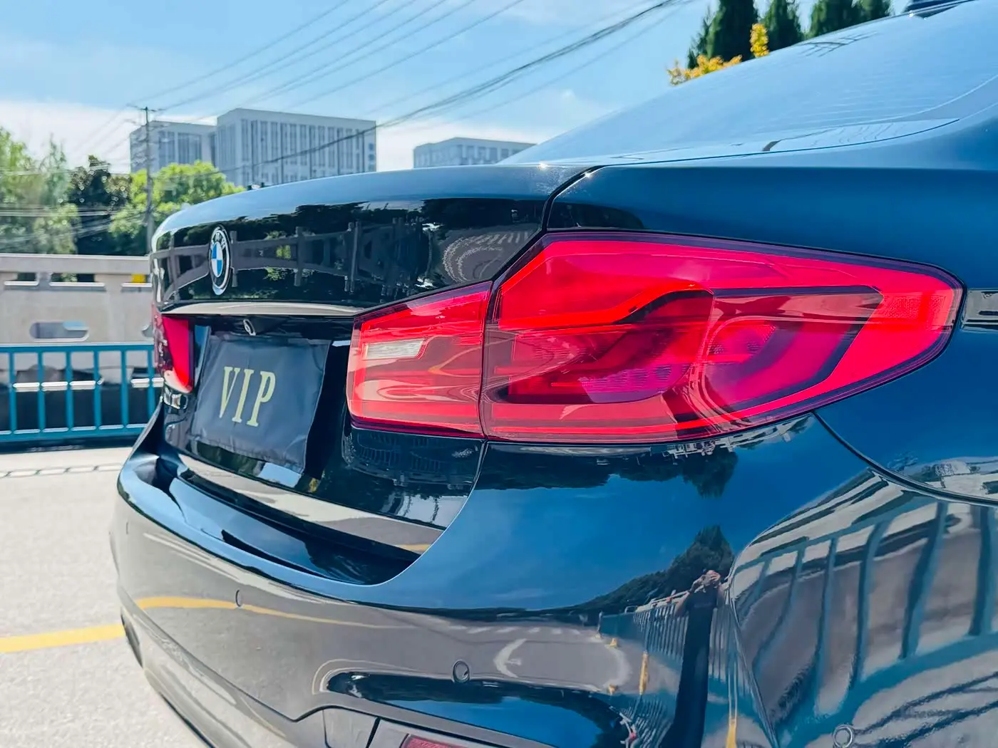 BMW 5 Series 2019 — Photo 18/18