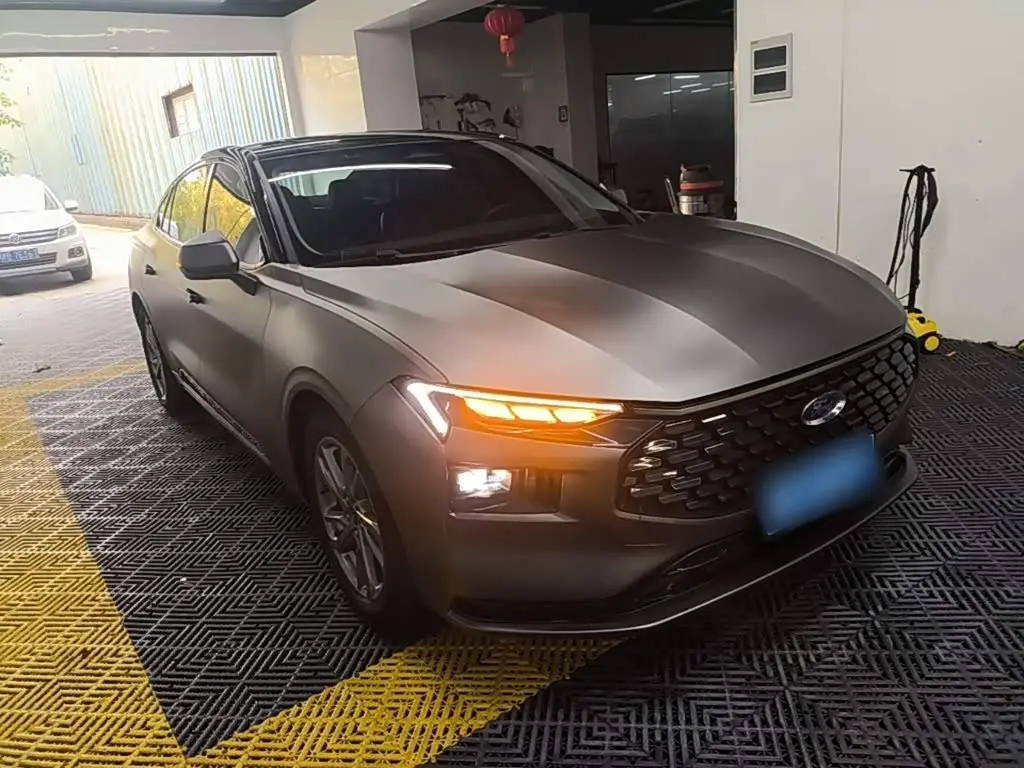 Ford Mondeo 2023 — Photo 4/20