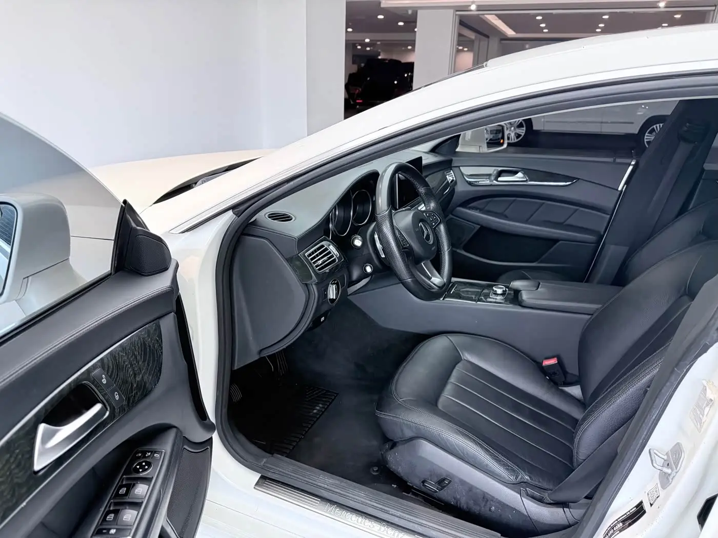 Mercedes-Benz CLS 2016 — Фото 9/16
