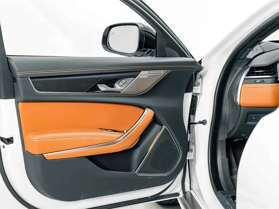 Jaguar XFL 2024 — Фото 17/20