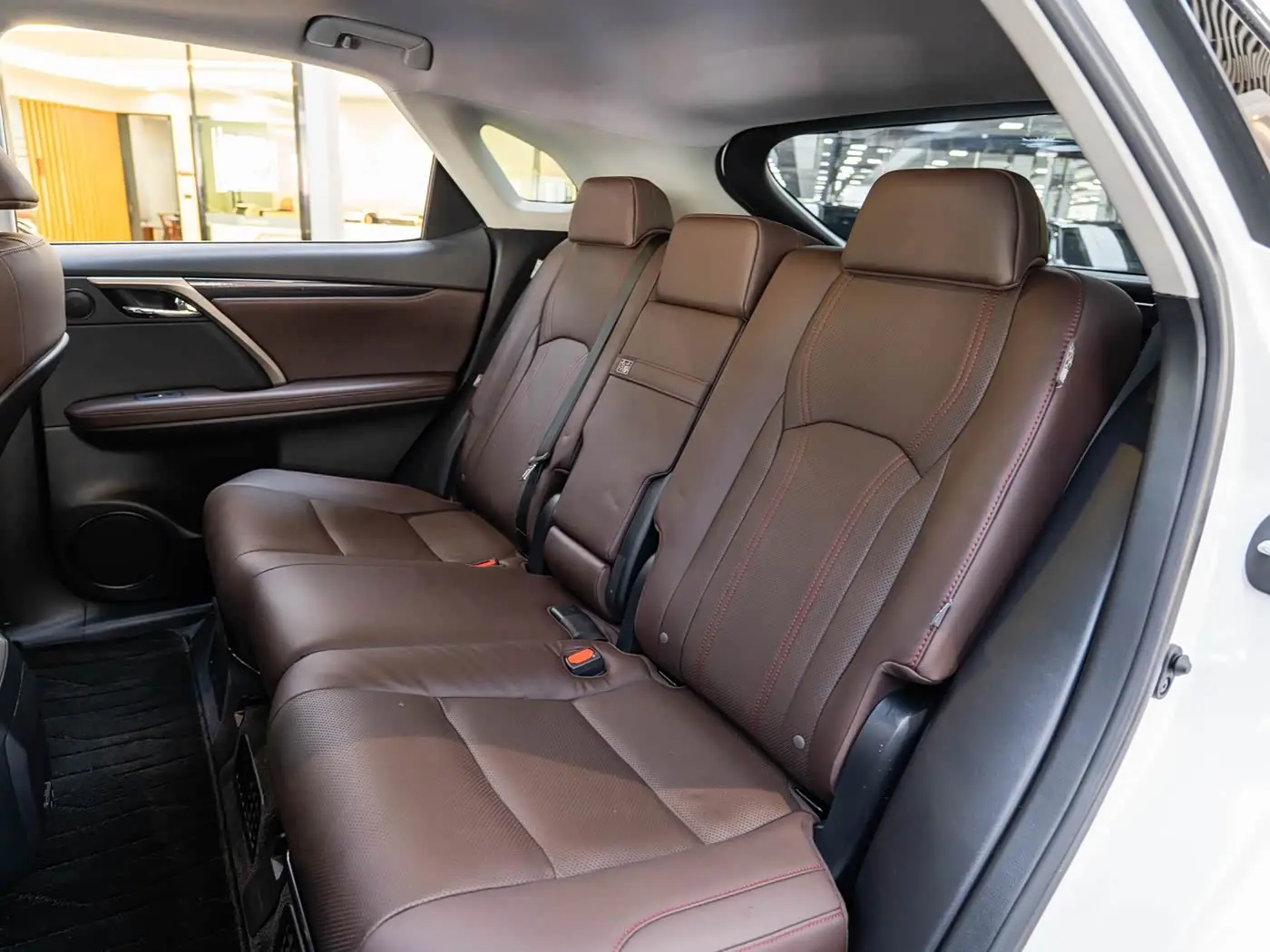 Lexus RX 2022 — Фото 12/20