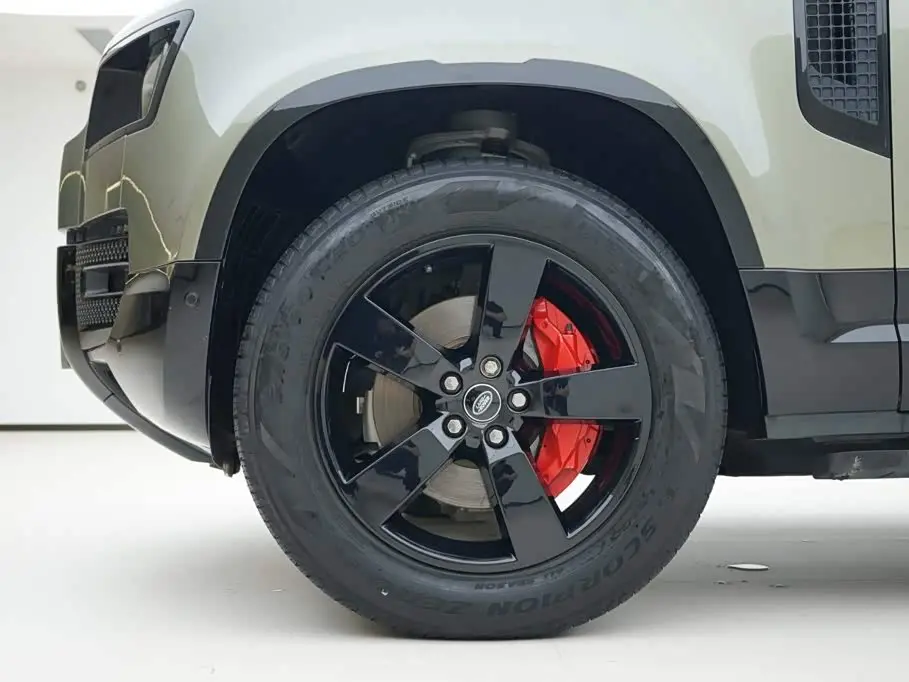 Land Rover Defender 2022 — Фото 15/20