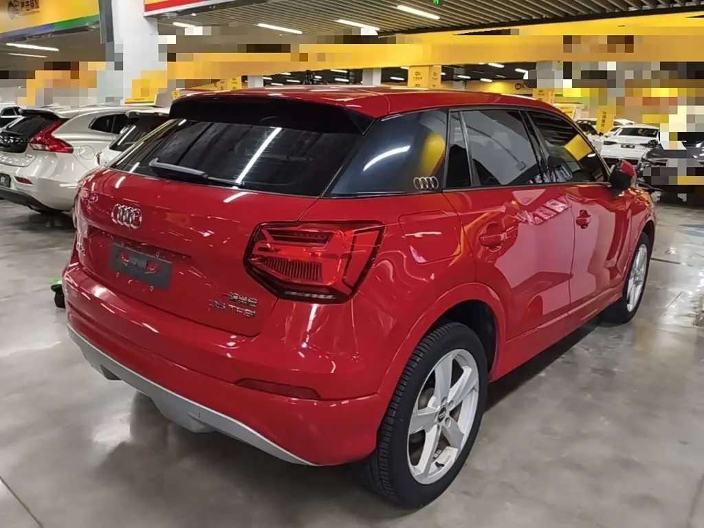 Audi Q2L 2019 — Photo 7/20
