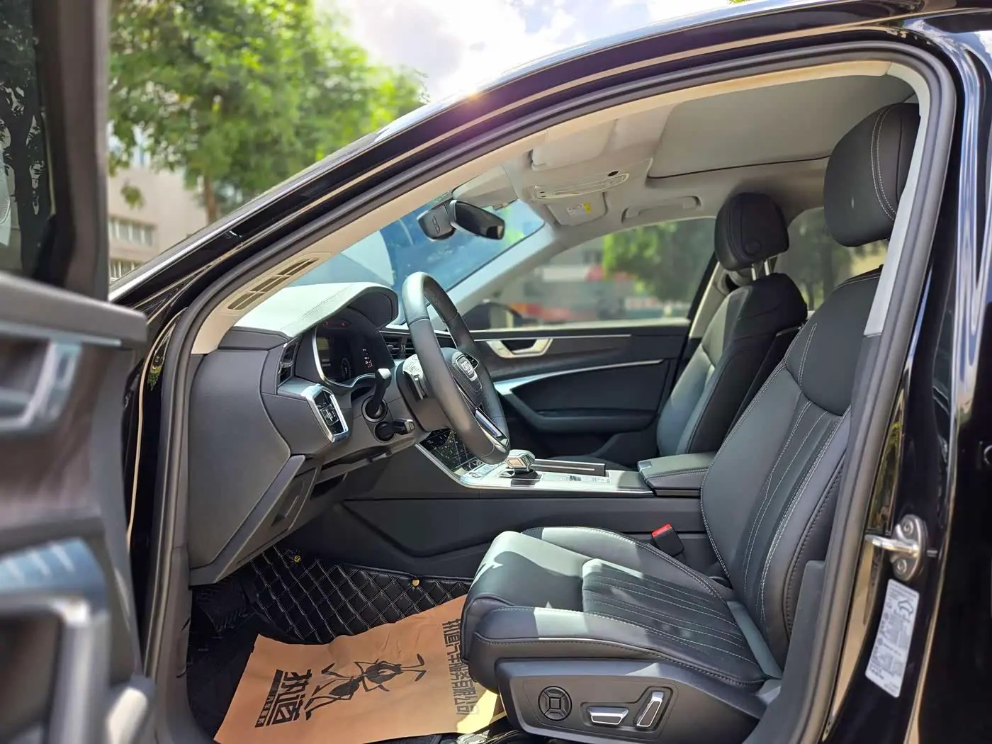 Audi A6L 2023 — Photo 11/14