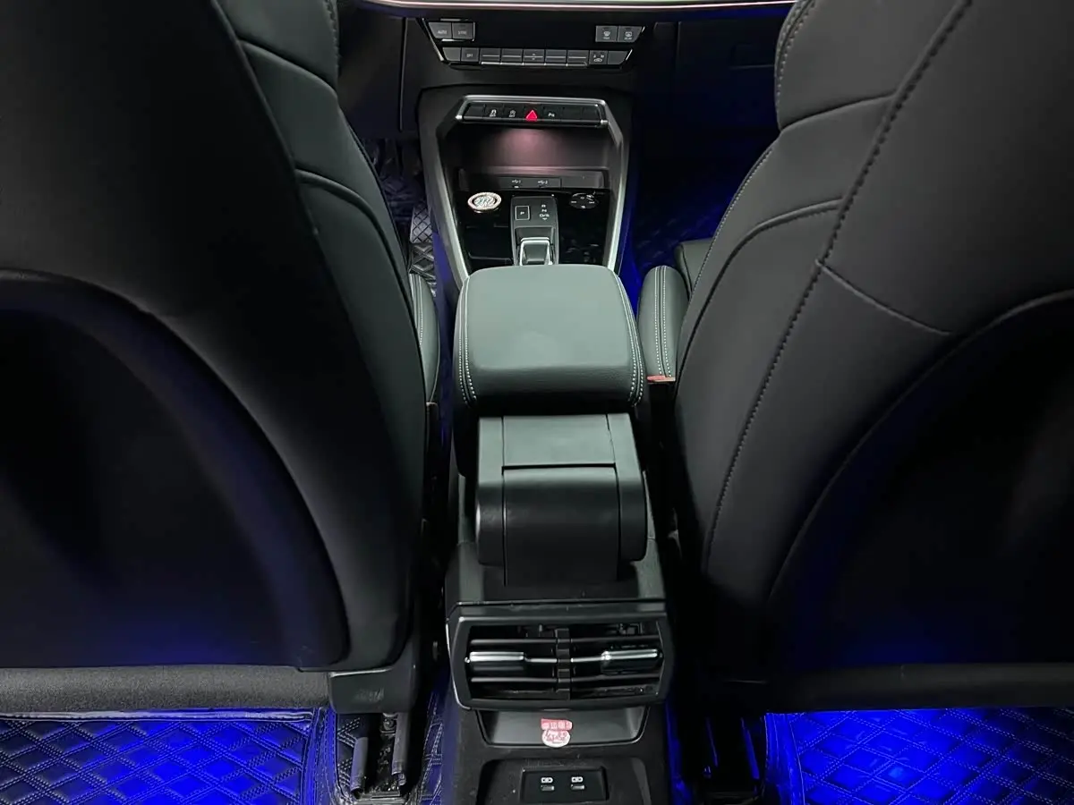 Audi A3 2023 — Photo 10/16