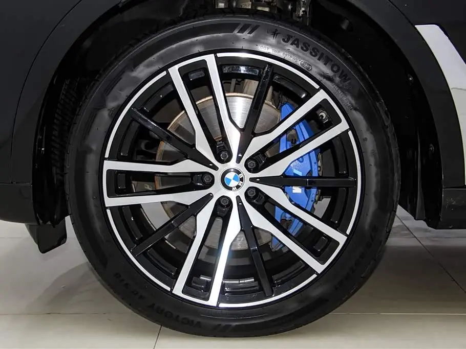BMW X7 2020 — Фото 12/20