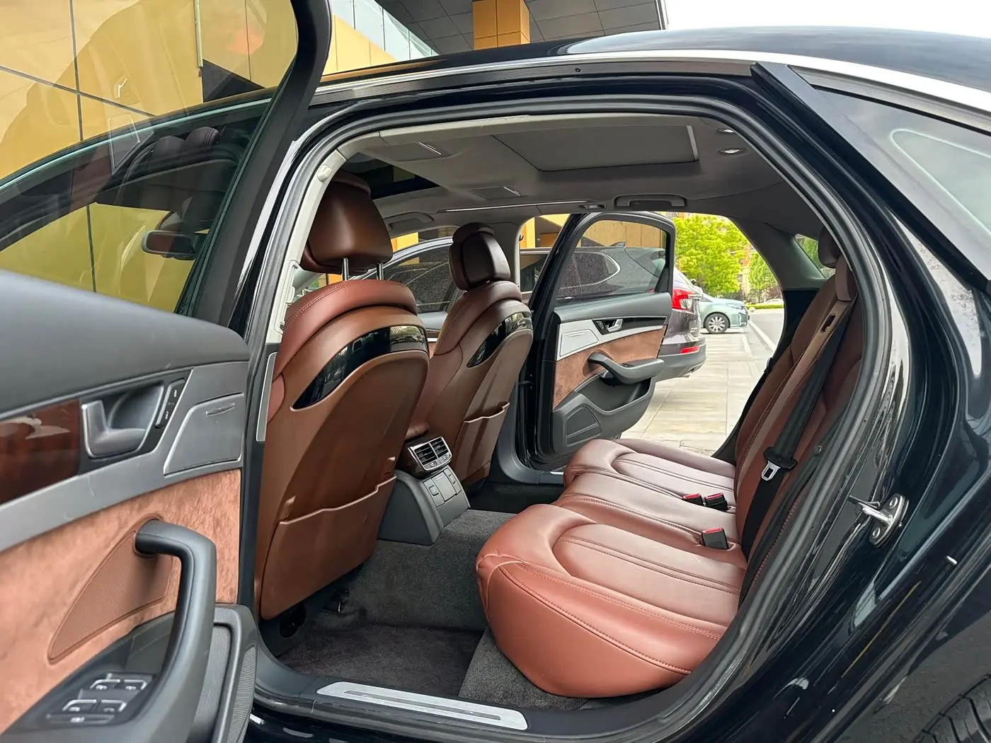 Audi A8 2014 — ფოტო 4/12