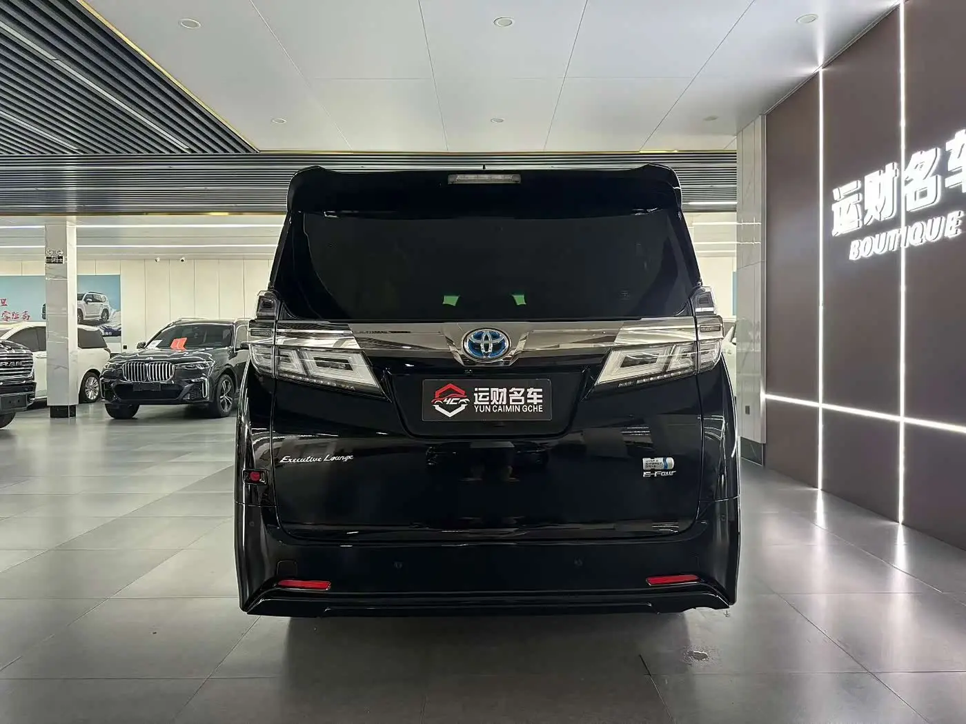 Toyota Vellfire 2021 — Photo 8/9