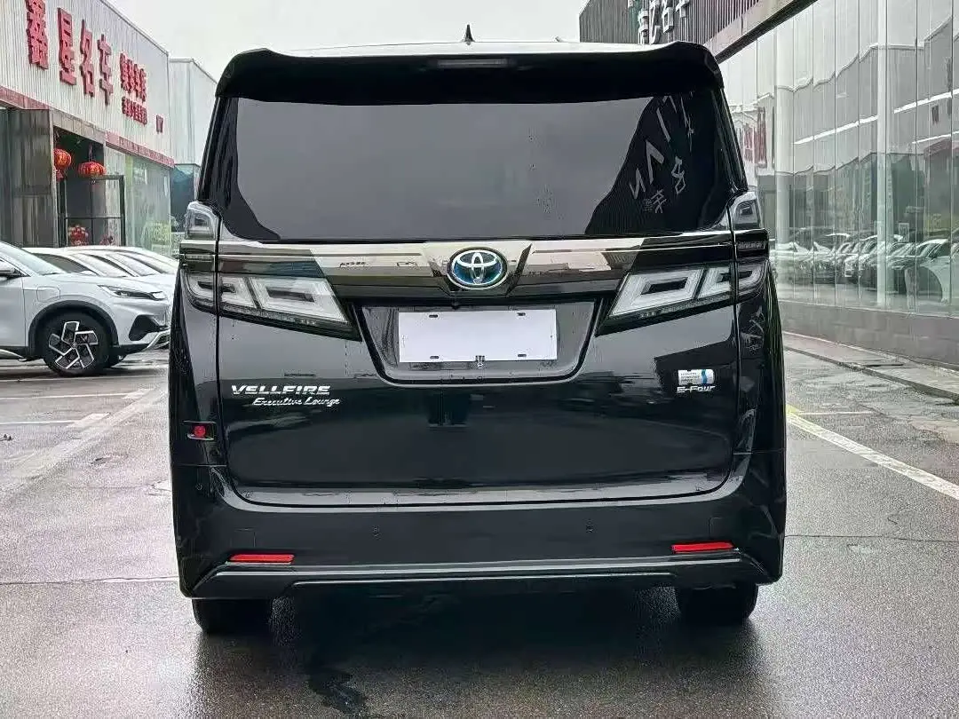 Toyota Vellfire 2021 — Photo 10/10