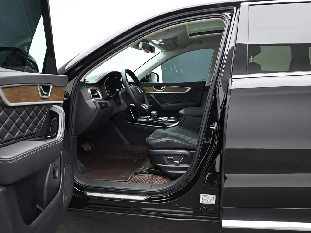 Hongqi HS7 2023 — Photo 10/19