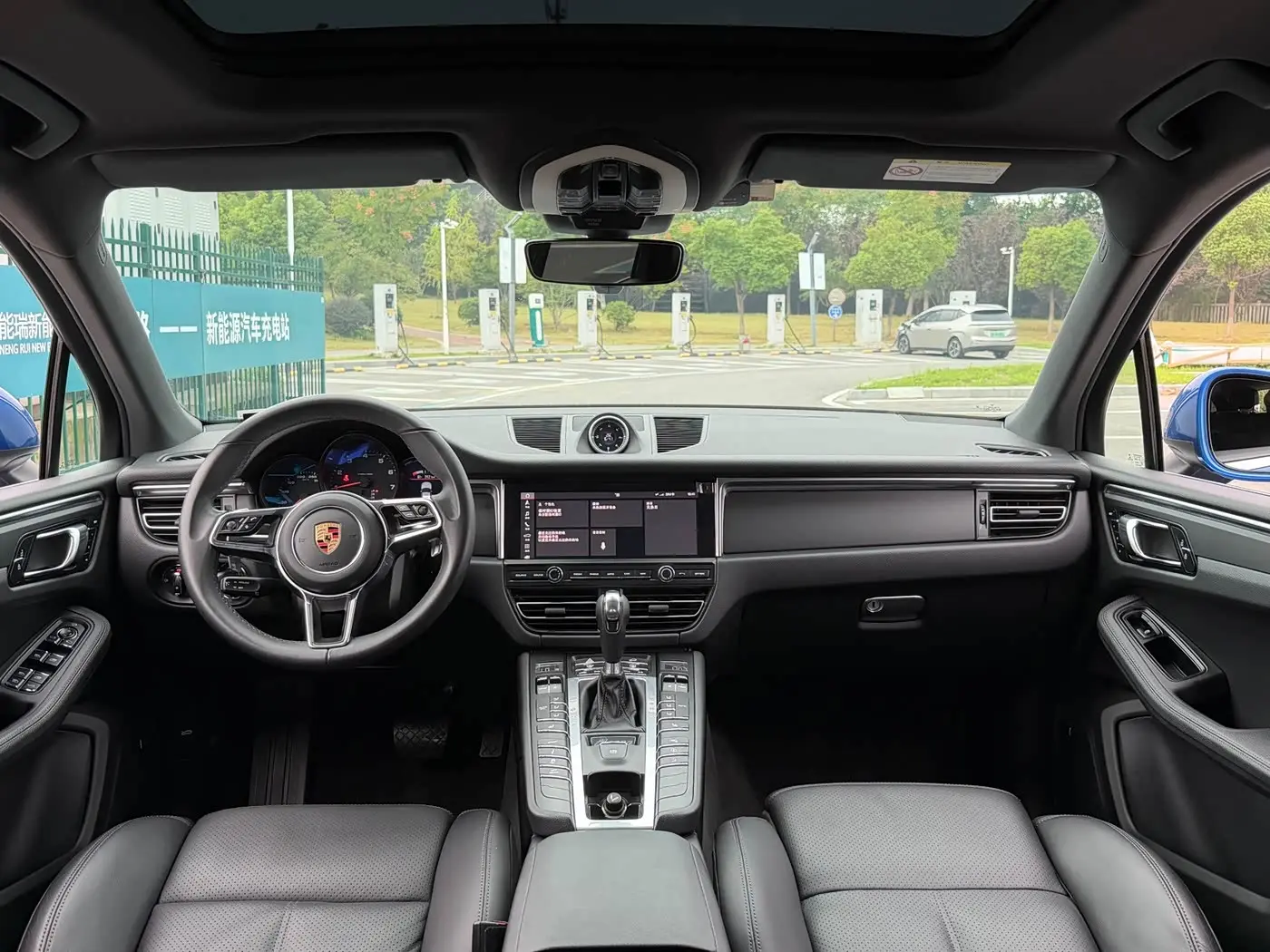 Porsche Macan 2019 — Photo 16/16