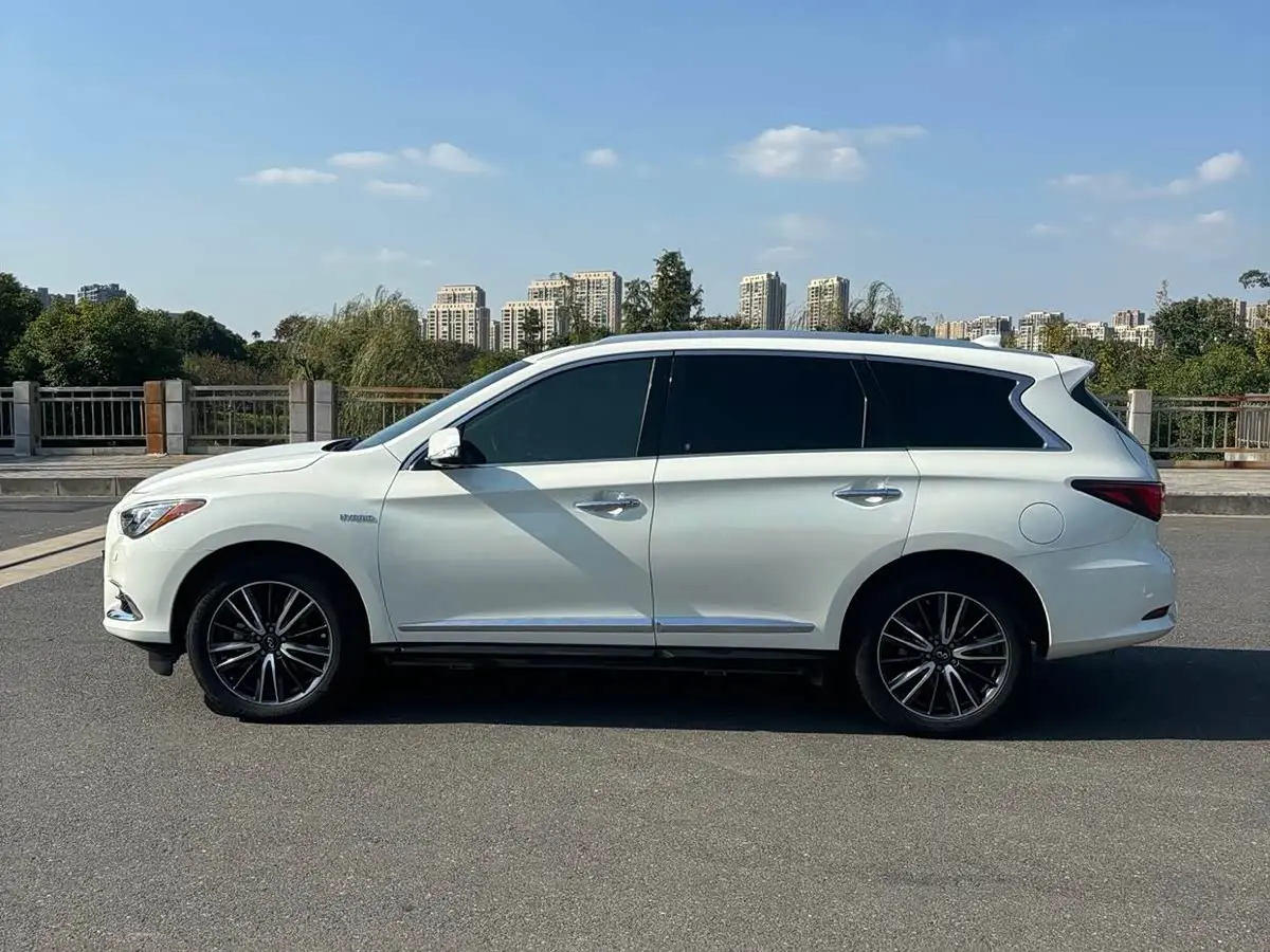 Infiniti QX60 2018 — Photo 20/20