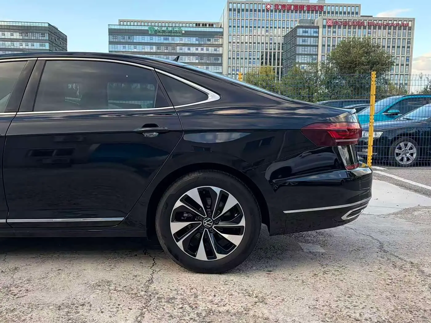 Volkswagen Passat 2024 — Photo 5/17
