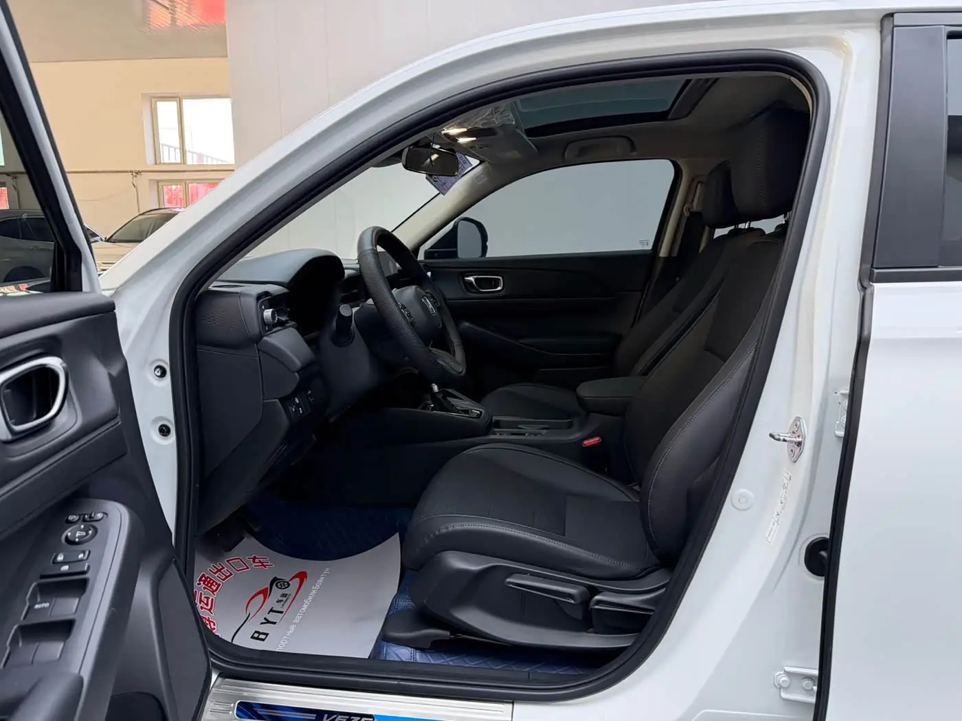 Honda Vezel 2023 — Фото 6/12