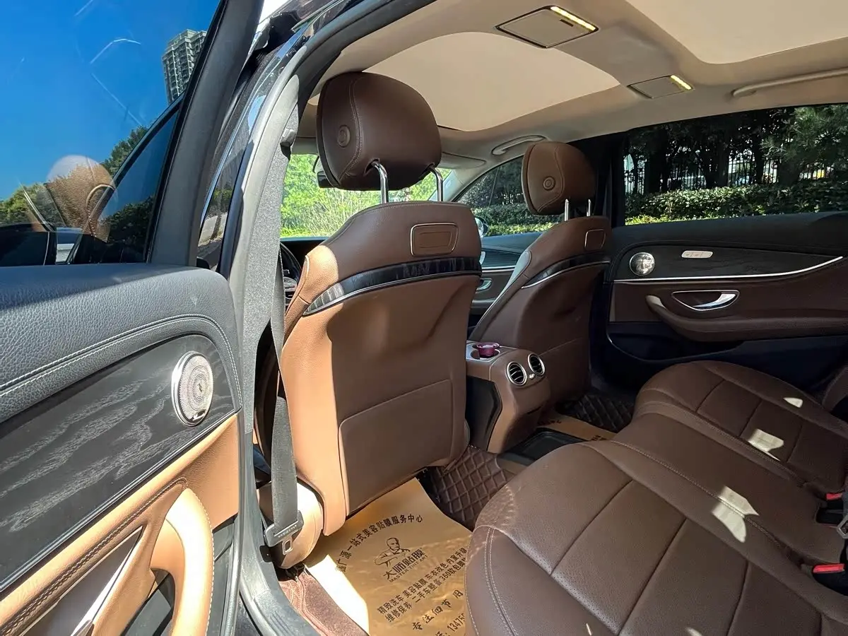Mercedes-Benz E-Class 2020 — Photo 5/12