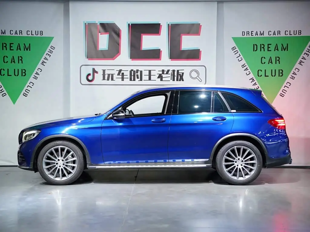Mercedes-Benz GLC AMG 2019 — Photo 10/20