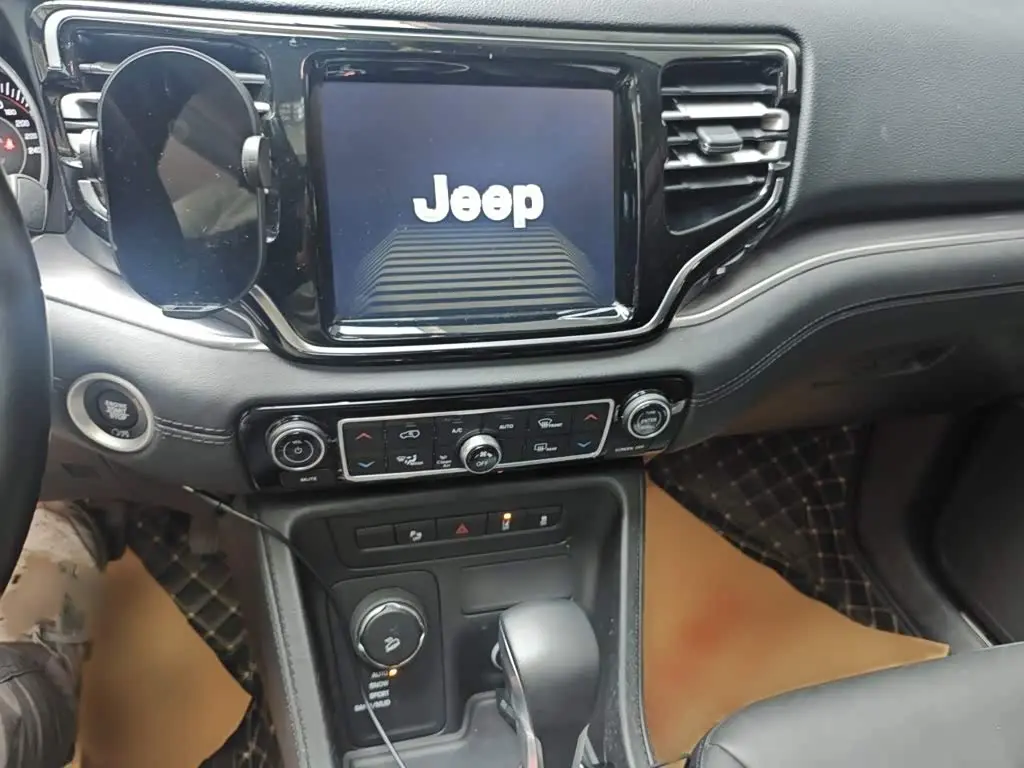 Jeep Grand Commander 2020 — Фото 6/20