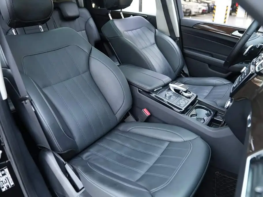 Mercedes-Benz GLS 2018 — Şəkil 18/20
