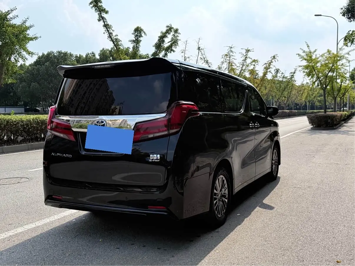Toyota Alphard 2019 — Photo 5/10