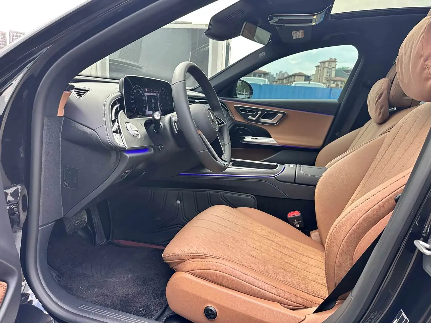 Mercedes-Benz E-Class 2025 — Фото 4/17
