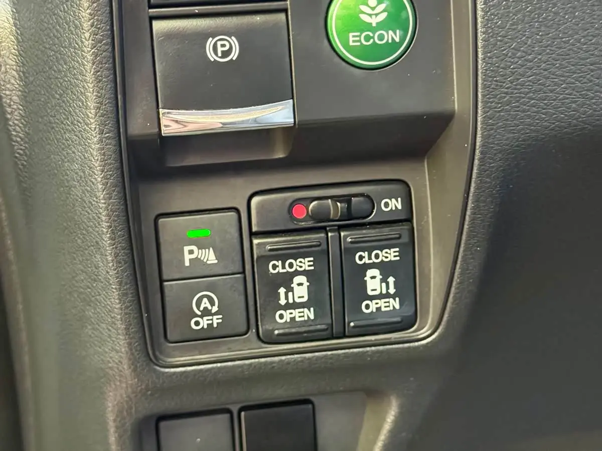 Honda Elysion 2019 — Photo 13/20