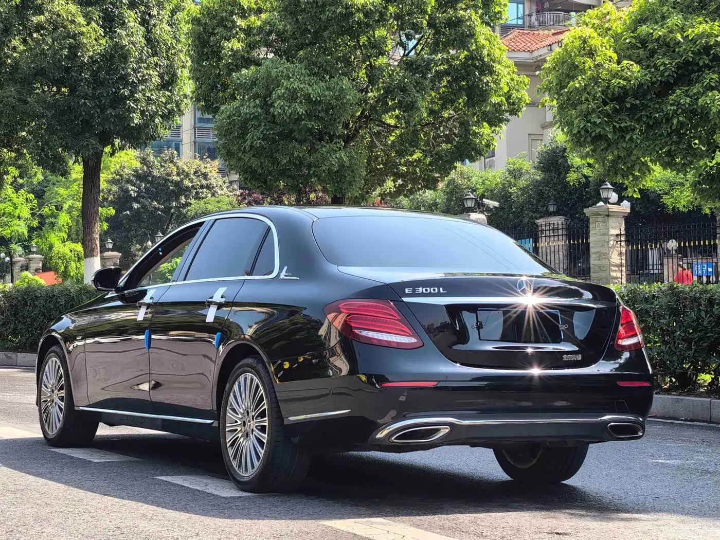 Mercedes-Benz E-Class 2020 — Photo 16/18
