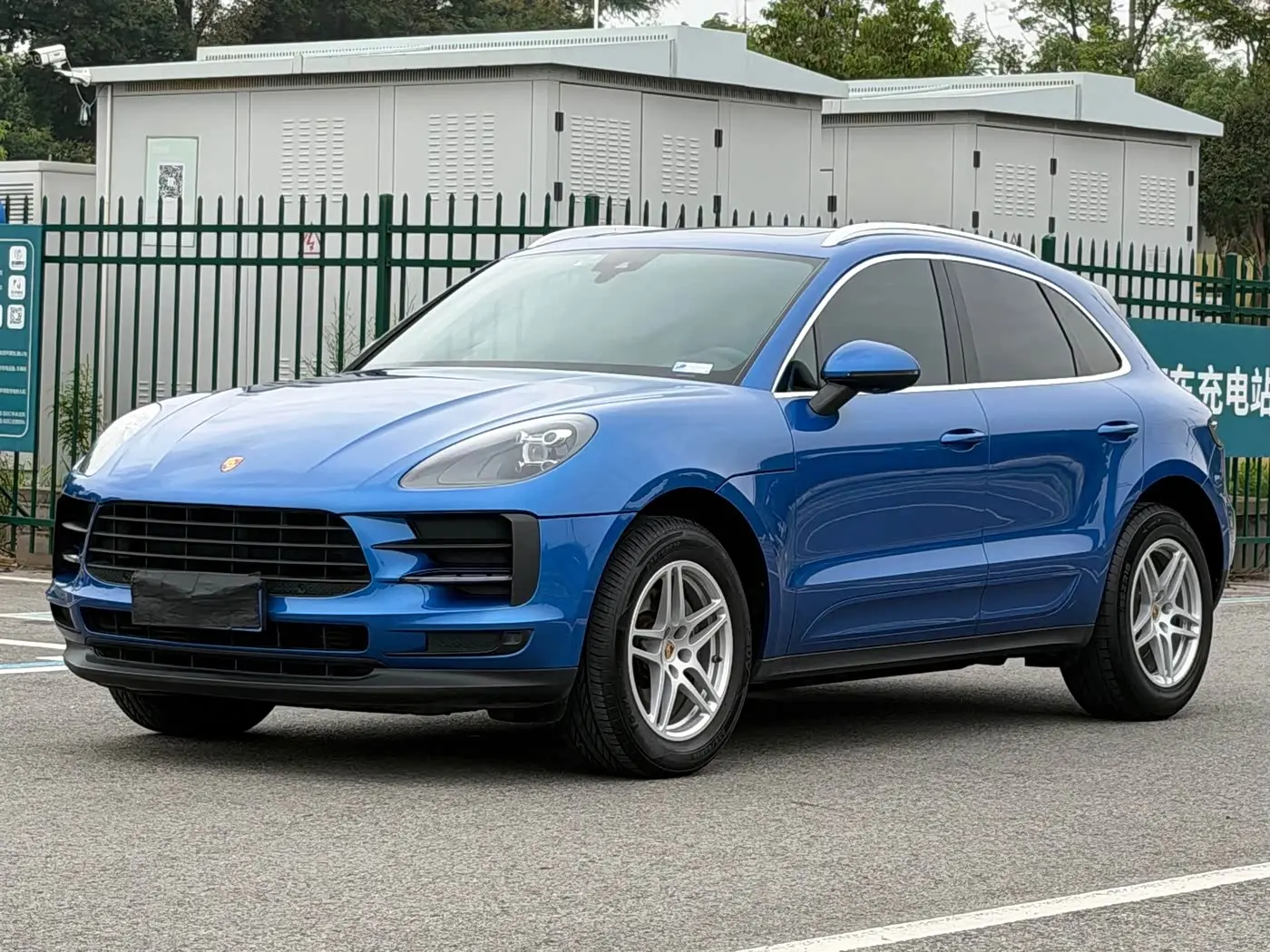 Porsche Macan 2019 — Photo 1/16