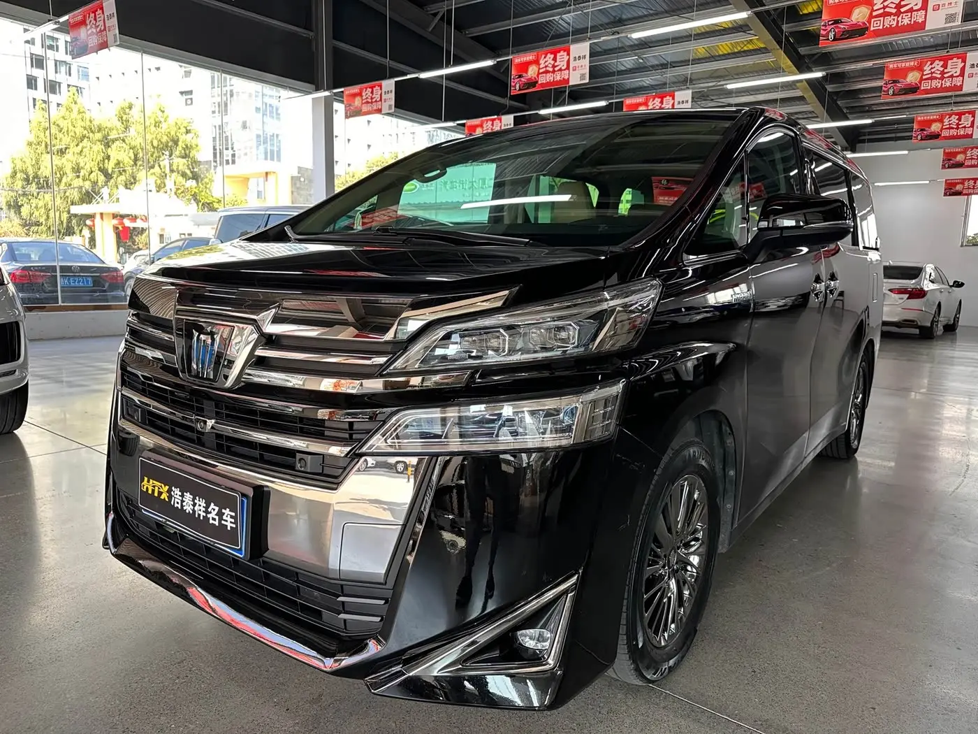 Toyota Vellfire 2022 — Photo 3/10