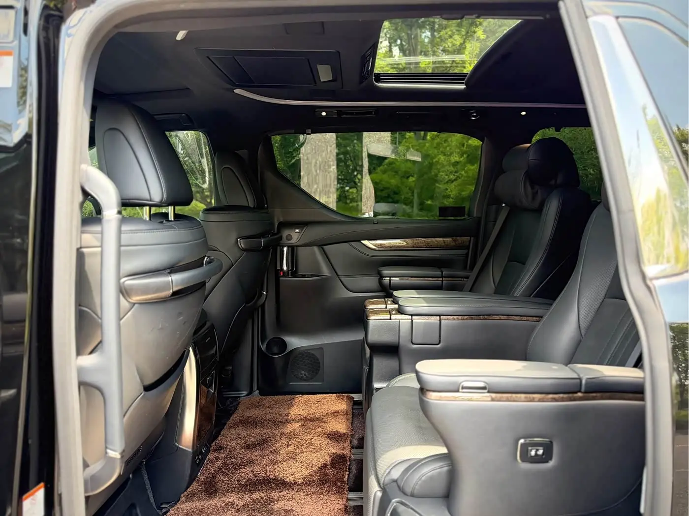 Toyota Alphard 2021 — Şəkil 14/20