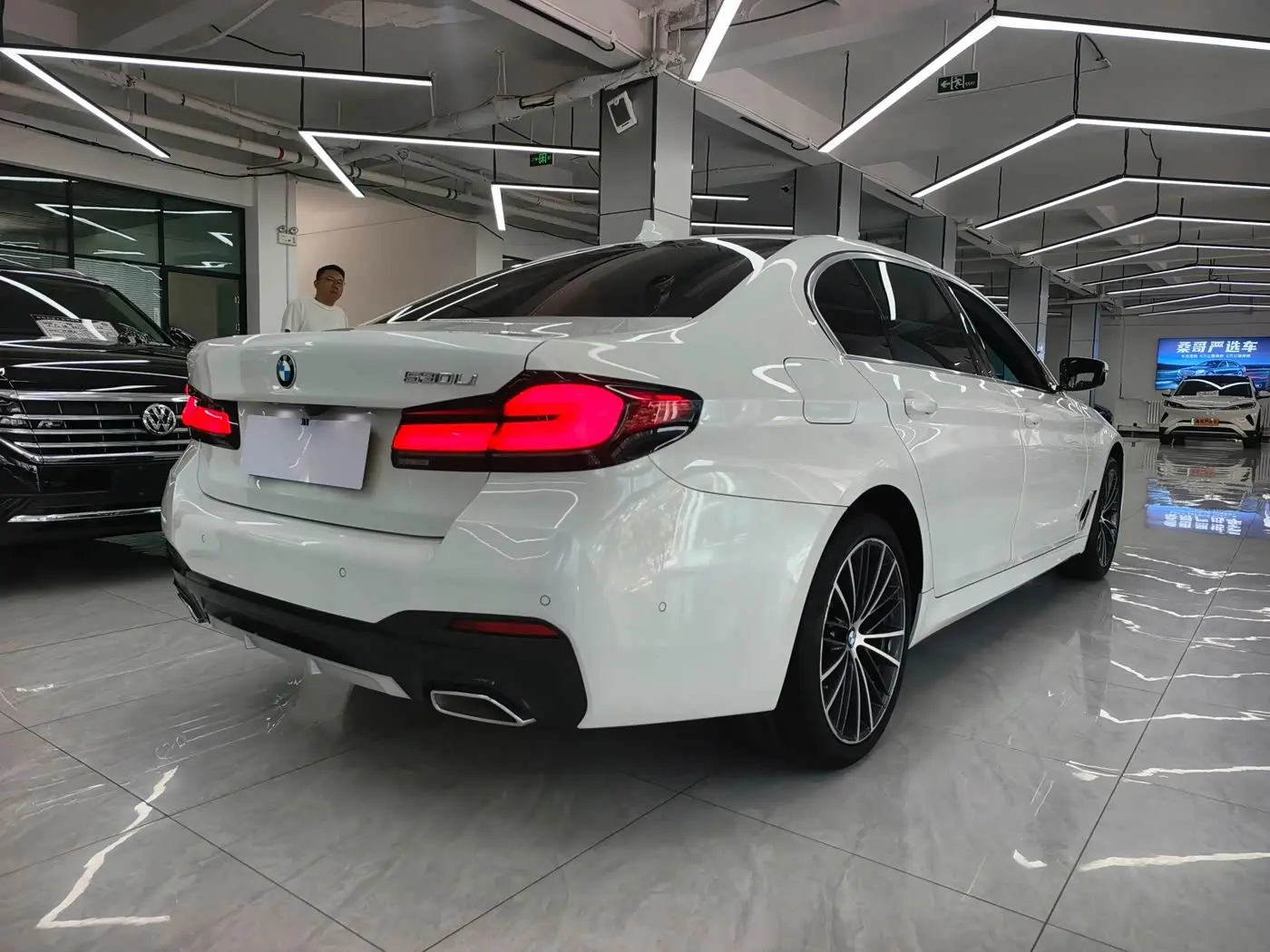 BMW 5 Series 2023 — Photo 5/9