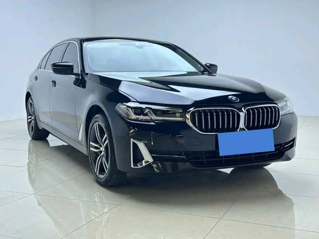 BMW 5 Series 2023 — ფოტო 1/16