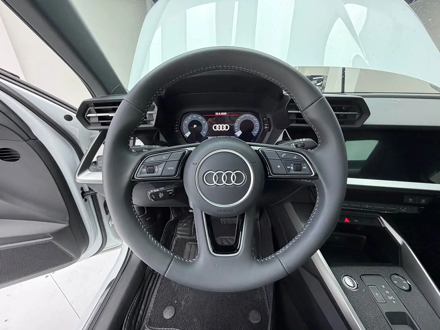 Audi A3 2022 — Şəkil 10/17