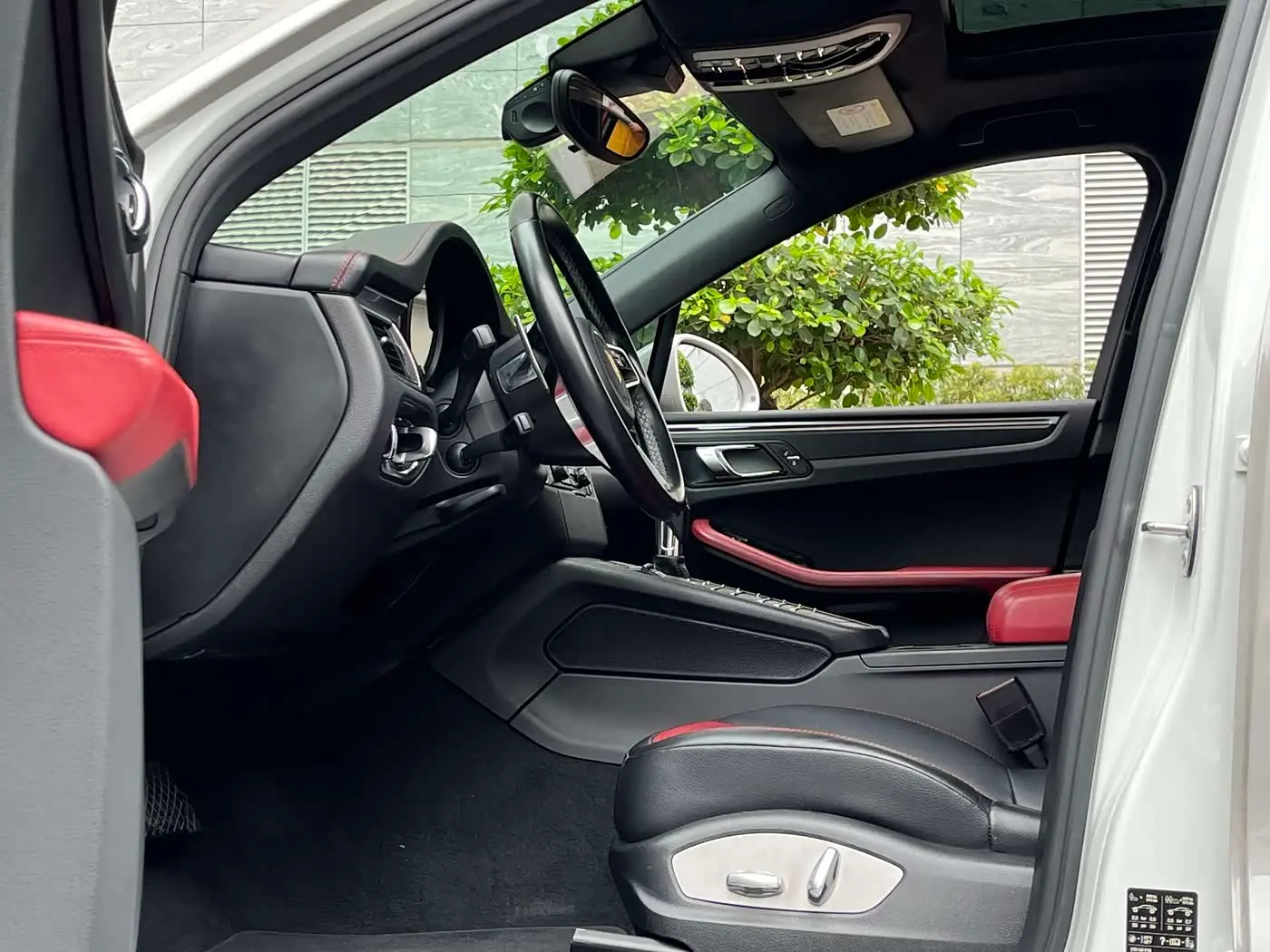 Porsche Macan 2018 — Photo 7/19