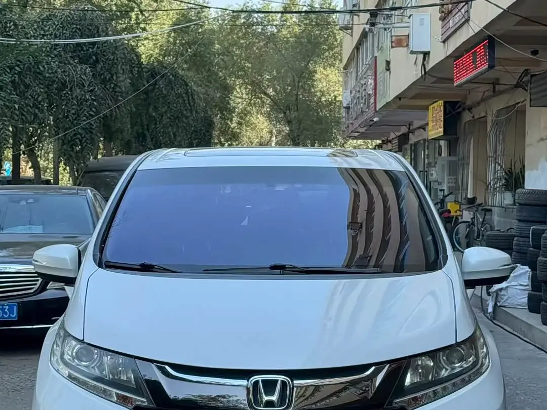 Honda Odyssey 2019 — Фото 1/9