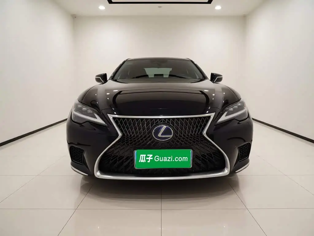Lexus LS 2021 — Photo 2/20