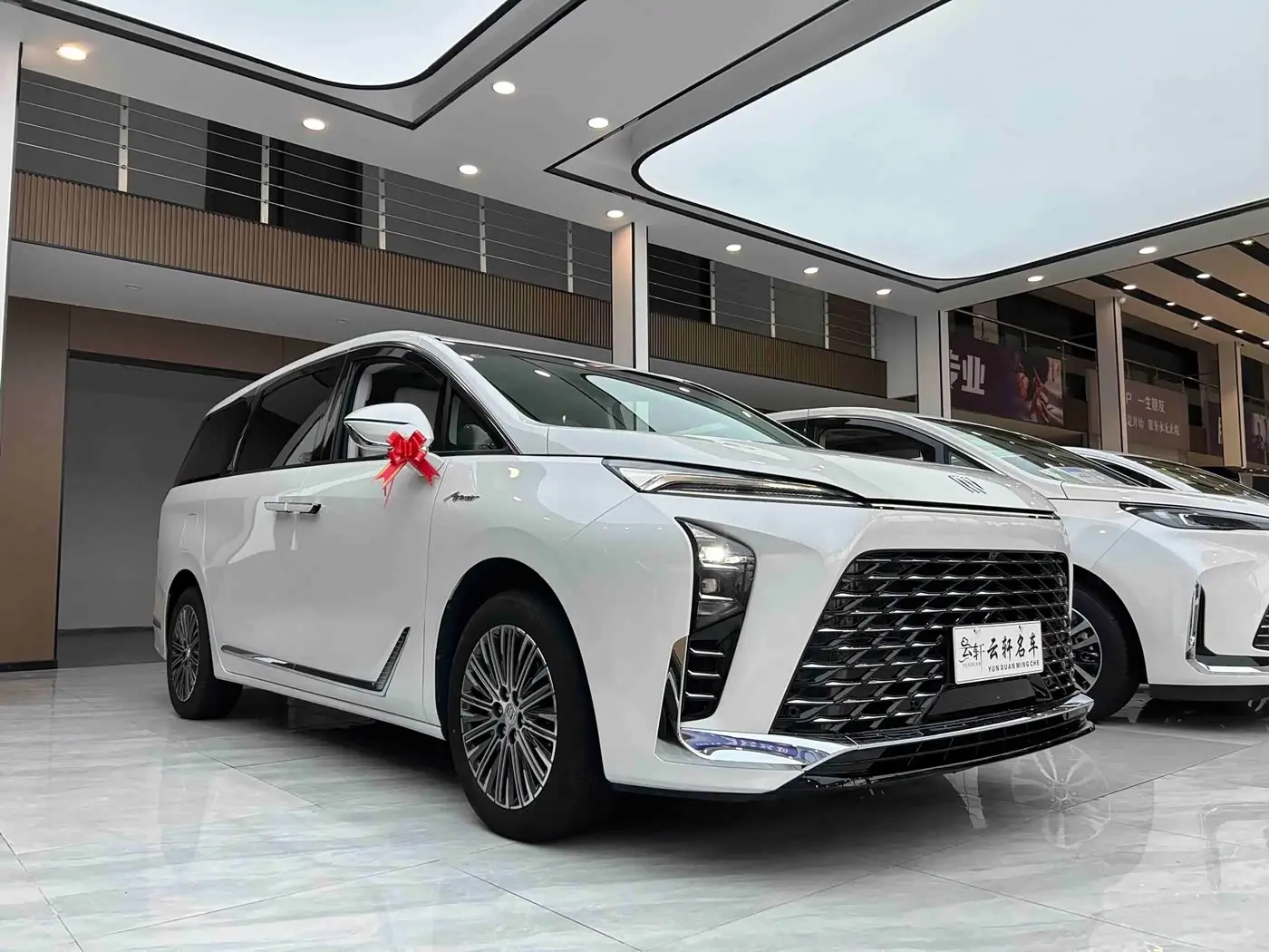 Buick GL8 New Energy 2024 — Photo 4/20