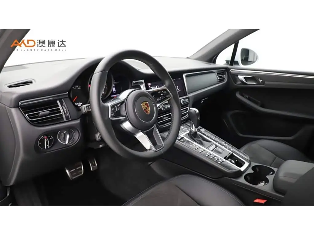 Porsche Macan 2021 — Photo 6/10