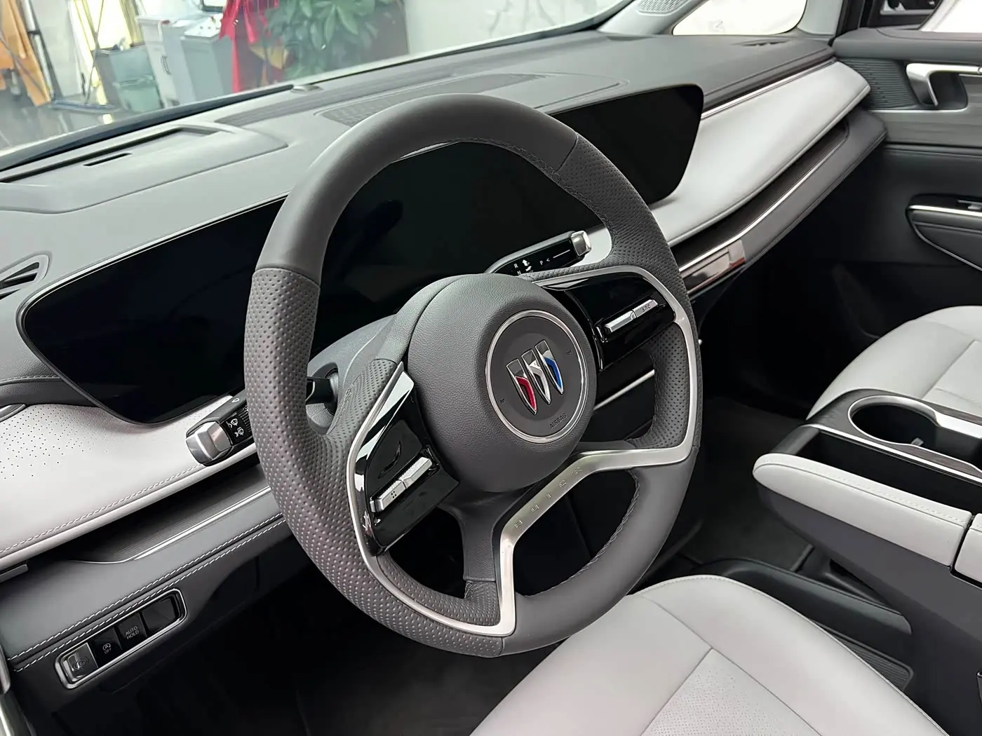 Buick GL8 2025 — Photo 12/20