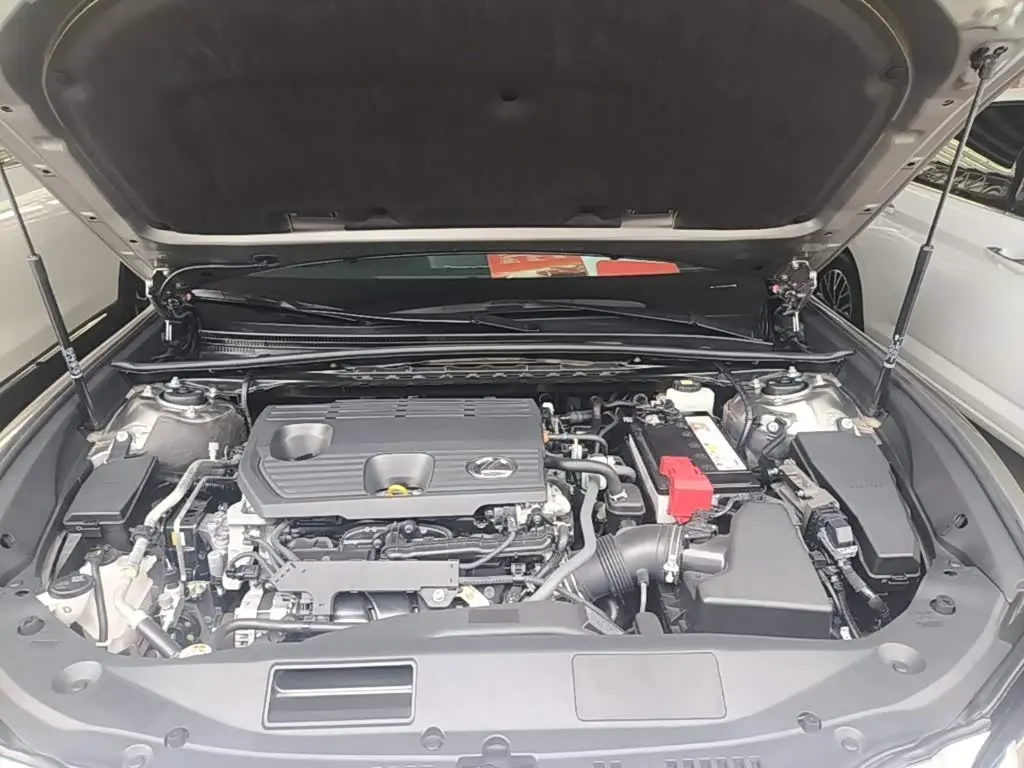 Lexus ES 2022 — Photo 16/20