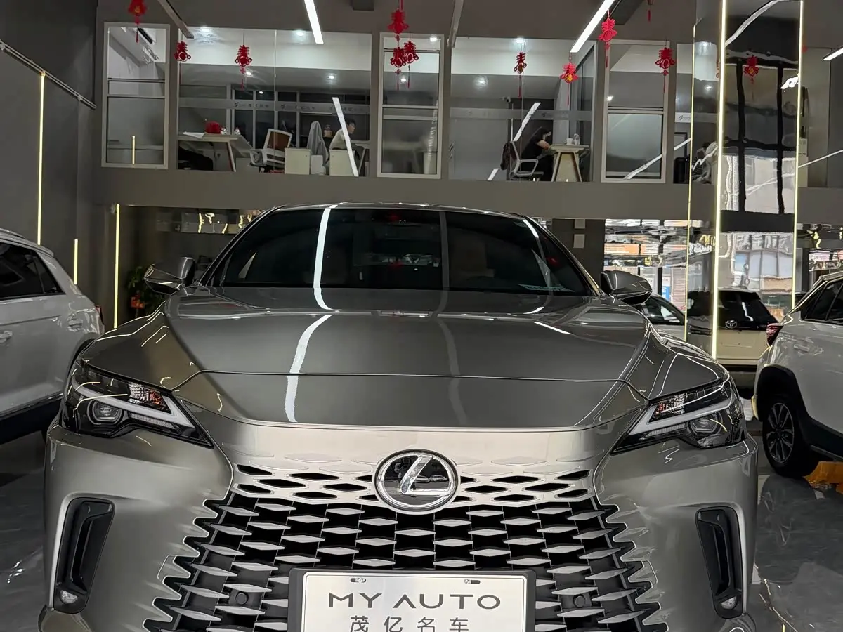 Lexus RX 2026 — Фото 1/20
