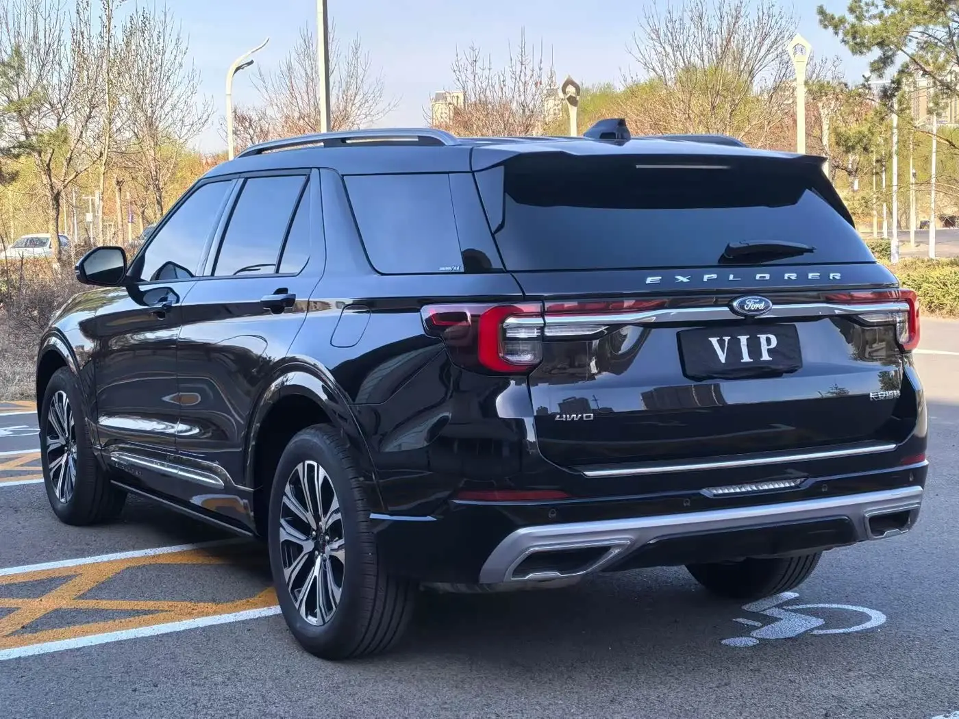 Ford Explorer 2025 — Фото 9/16