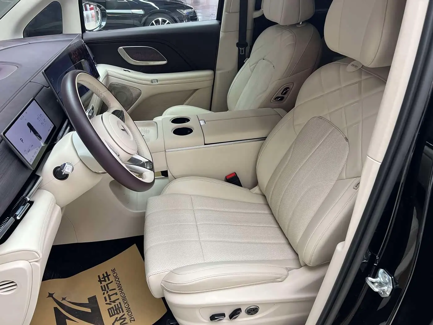 Voyah Auto Voyah Dreamer 2025 — Photo 13/20