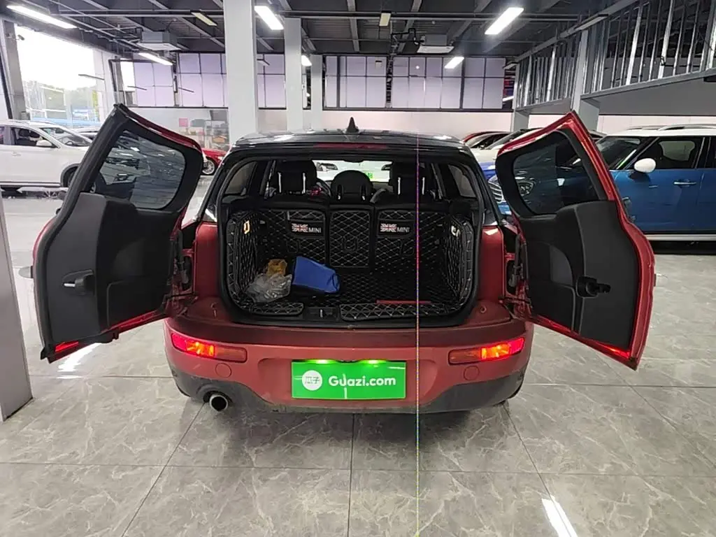 MINI CLUBMAN 2019 — Фото 15/20