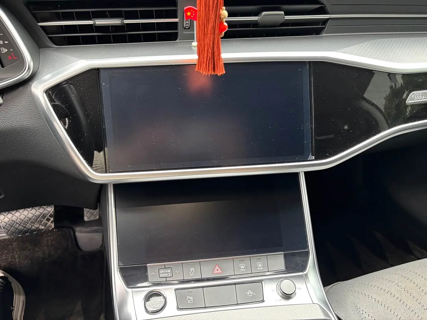 Audi A7L 2024 — ფოტო 13/20