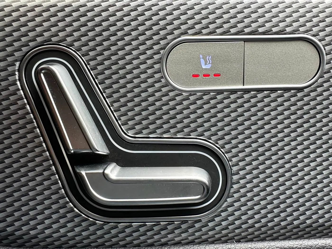 Mercedes-Benz GLA 2022 — Photo 11/14