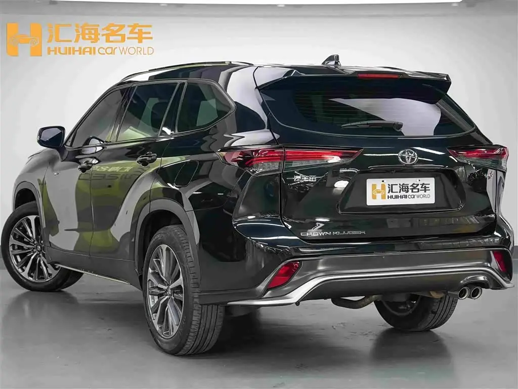 Toyota Crown Kluger 2024 — Photo 4/15